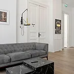 Nest Boutique * Bucarest