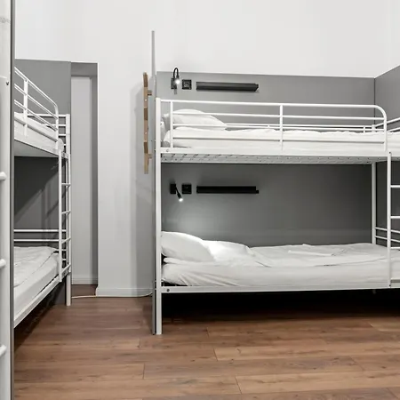 Nest Boutique Hostel *