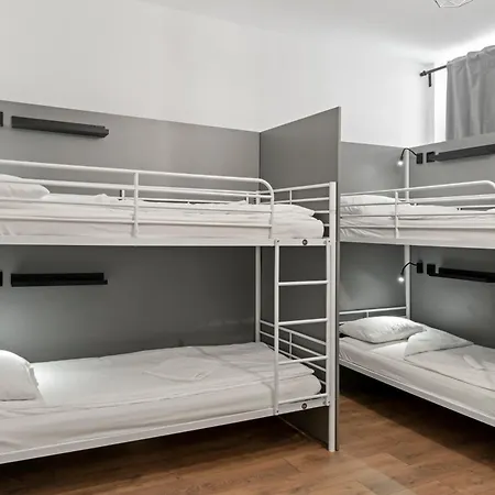 Nest Boutique Hostel *