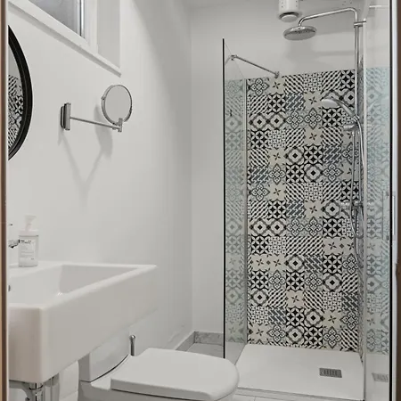 Nest Boutique Hostel *