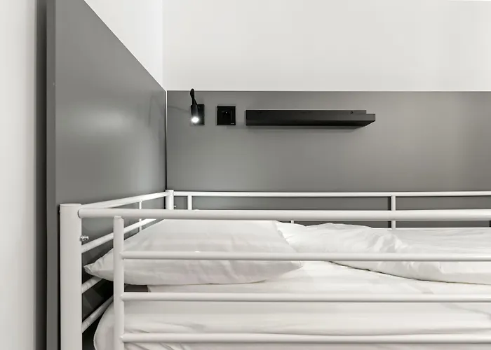 Nest Boutique بيت شباب بوخارست