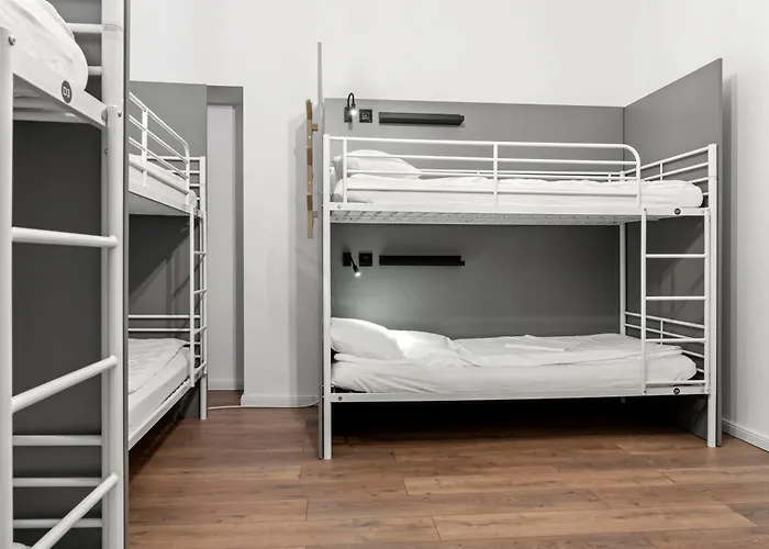 Nest Boutique Hostel *