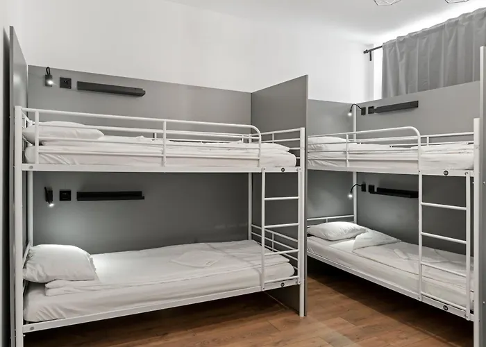 Nest Boutique Hostel *