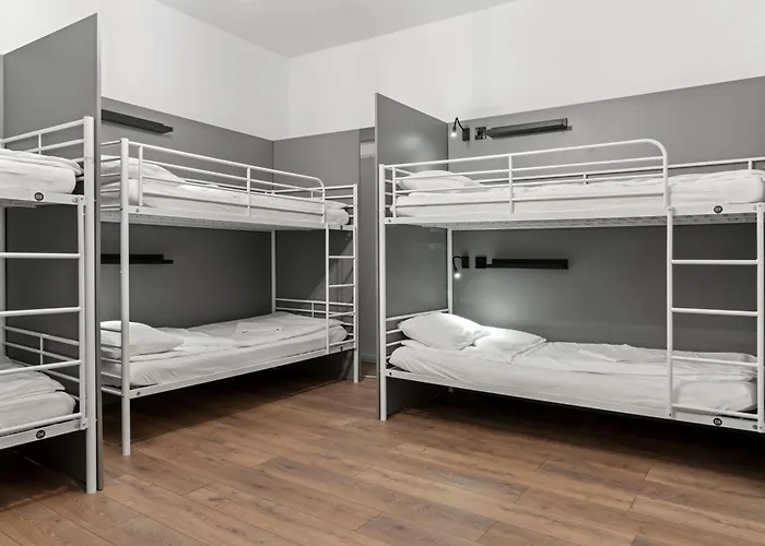 Nest Boutique Hostel *