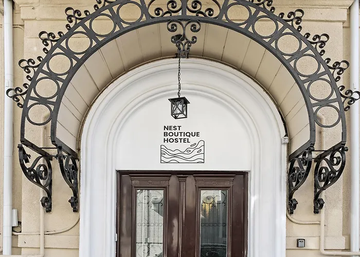 Nest Boutique Hostel *
